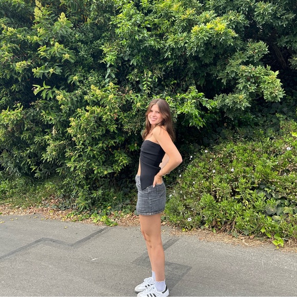 Meet your Posher, Hannah - Picture 1 of 1